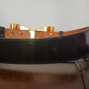 Black Patent Gucci Belt with Gold Metal Bow Gucci | Accessories | Black Patent Gucci Belt With Gold  main image 3